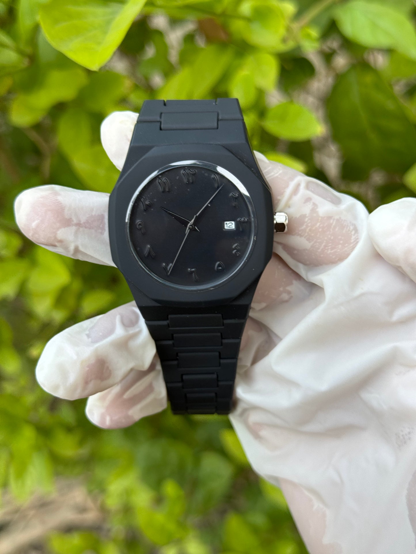 Black Arabic Aura With Date